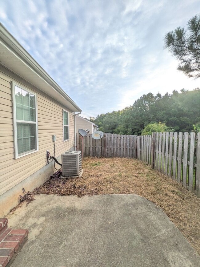 Photo - 264 Lynbrook Way