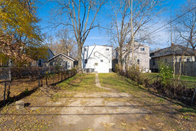 Photo - 492 E Lewiston Ave Unidad 1
