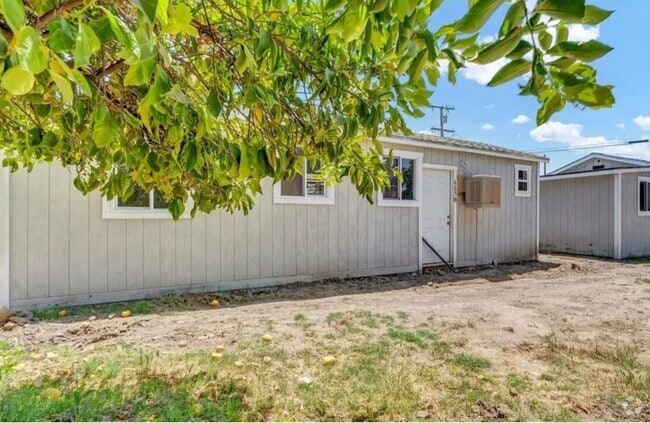 Building Photo - 665 S Market Rd Rental