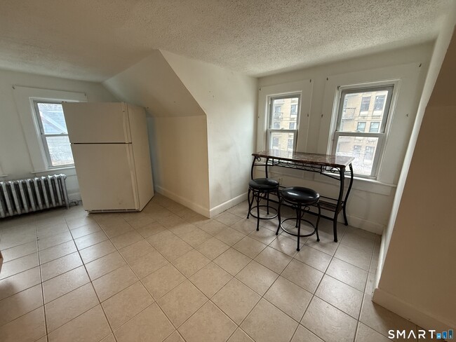 Photo - 58 Kellogg St