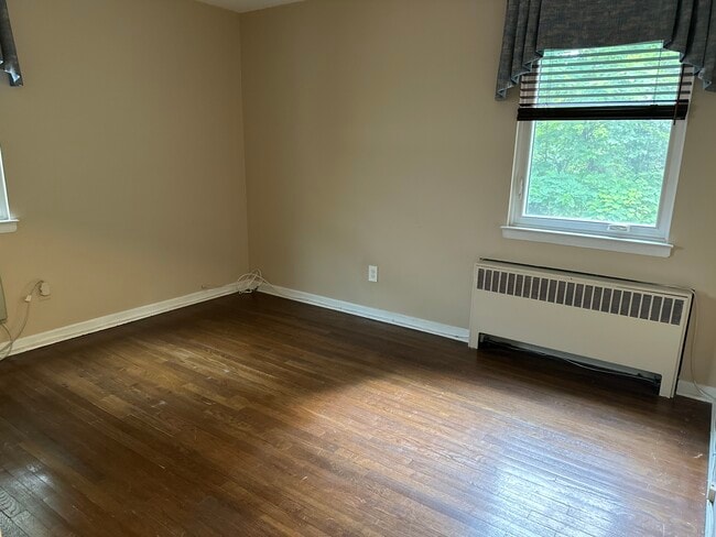 Photo - 12 Troy Dr Unit B