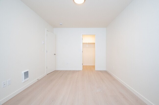 Photo - Fully Renovated 2 Bedroom in the Heart of ... Unit CI1917