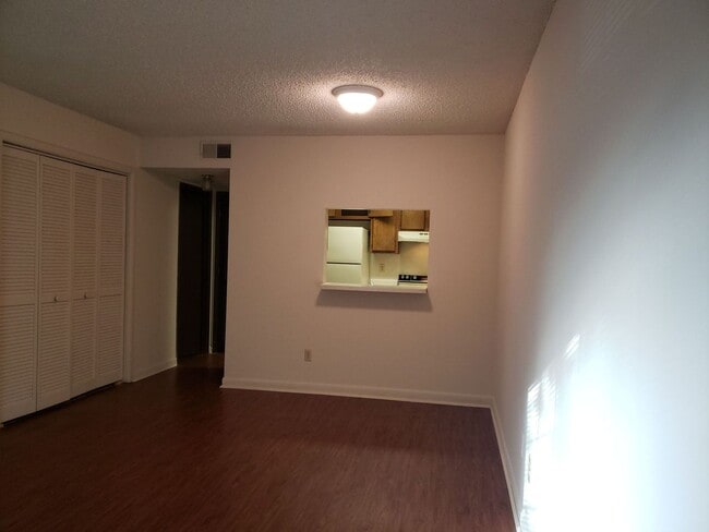 Photo - 1 Bedroom, 1.5 Bath Townhouse Unit 291G