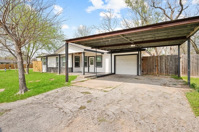 Photo - 2222 Peppermill Rd