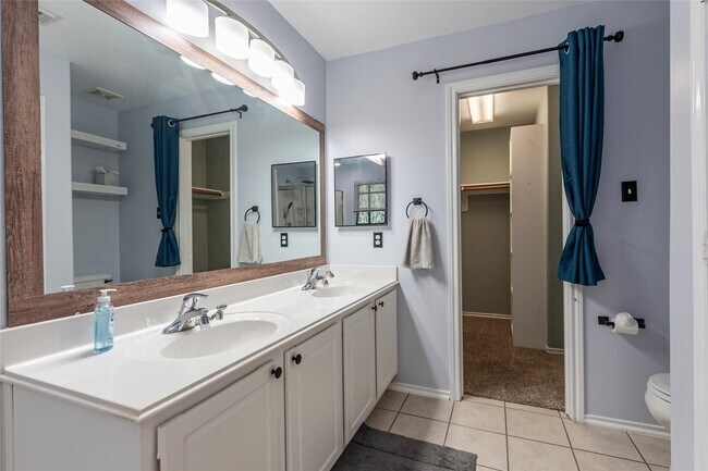 Photo - 336 Capella Oaks Ln