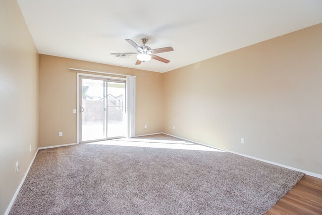 Photo - 1701 E Christopher St