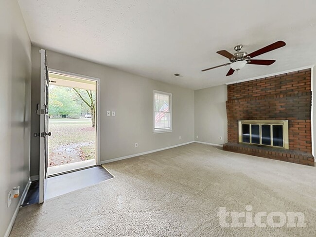 Photo - 3959 Grove Trail