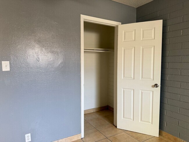 Photo - 5123 N 28th Dr Unit 5123-06