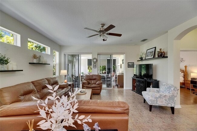 Photo - 2068 Sifield Greens Way