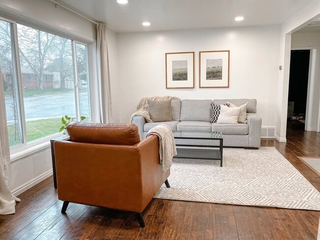 Photo - 4669 S 300 E