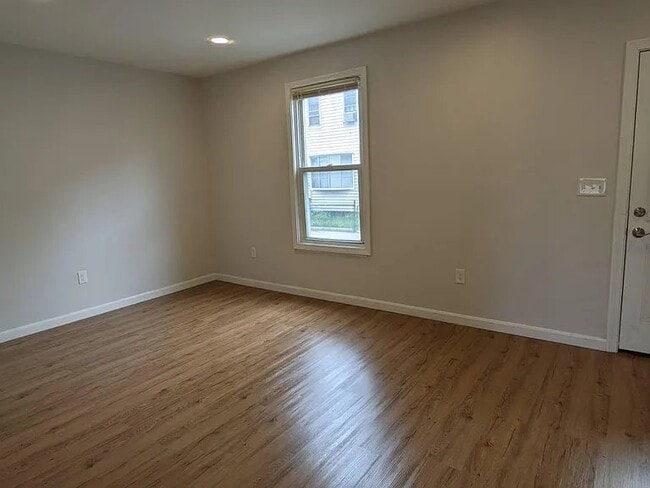 Photo - 8 Lawton Pl Unit 7