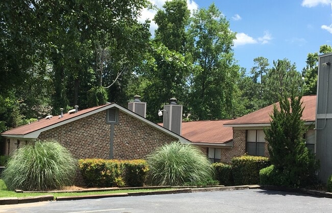 Chimneys Apartments