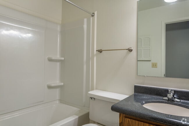 3BD 1.5BA 1,005 sq. ft.