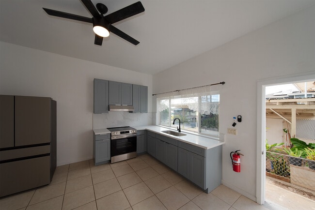 Building Photo - 99-060 Nalopaka Pl