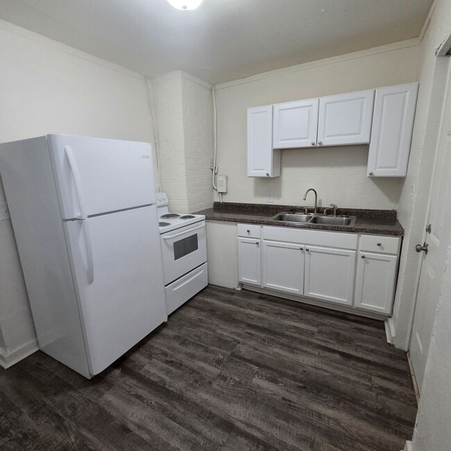 Photo - Hillcrest Apartments