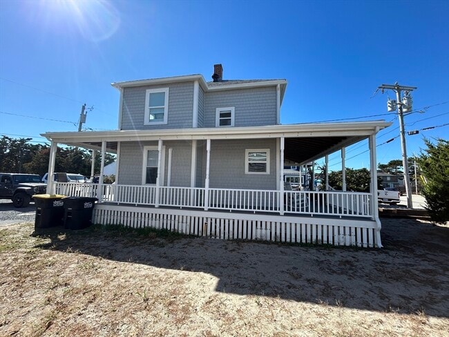 18 Marshfield Ave