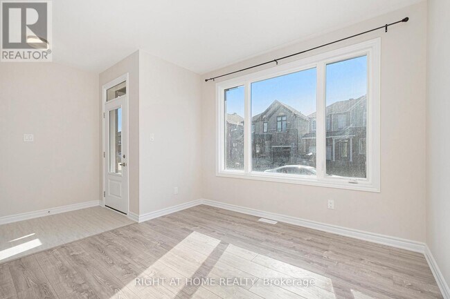 Photo - 332 Peninsula Rd