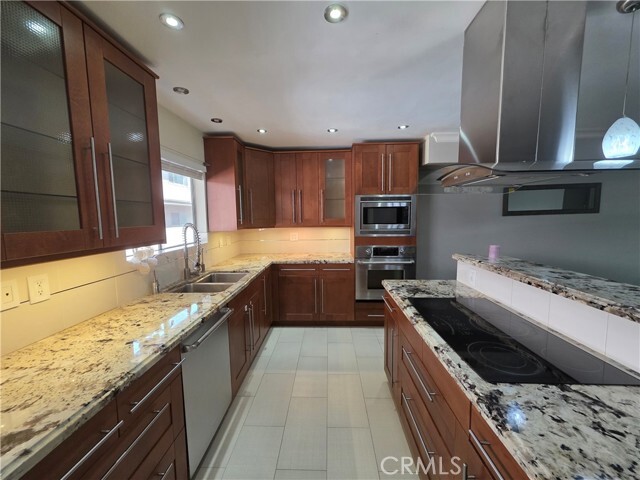 Building Photo - 5256 Lindley Ave