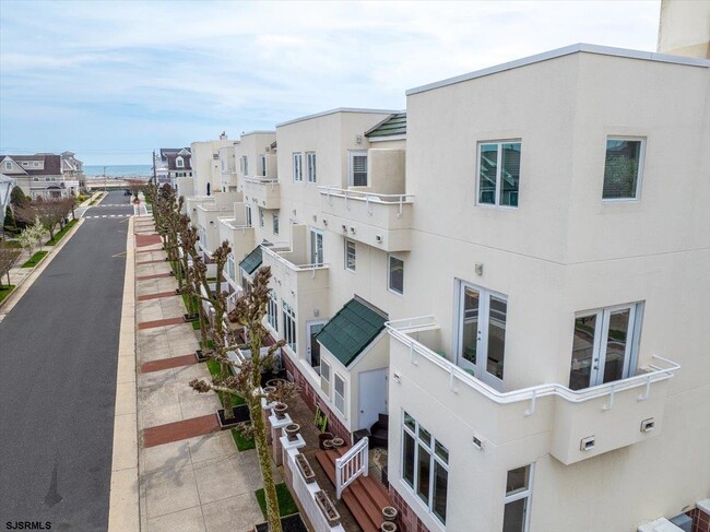 Photo - 7701 Atlantic Ave Unidad 33A