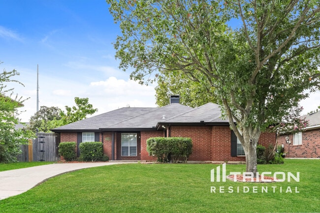 Building Photo - 335 Pin Oak Ln Rental