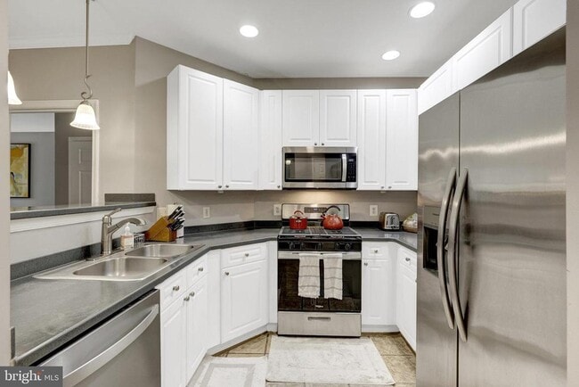 Photo - 8181 Carnegie Hall Ct Unidad 205