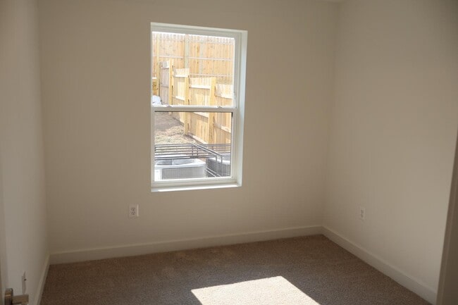 Photo - 4939 Call Pl SE