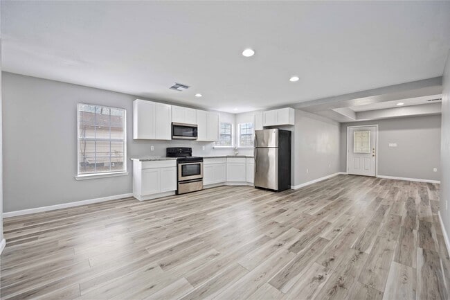 Building Photo - 1728 Connorvale Rd Rental
