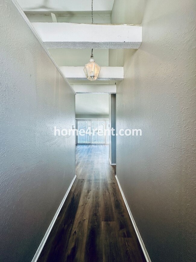 Building Photo - Newer LVP Flooring, Paint and SS Appliance... Rental