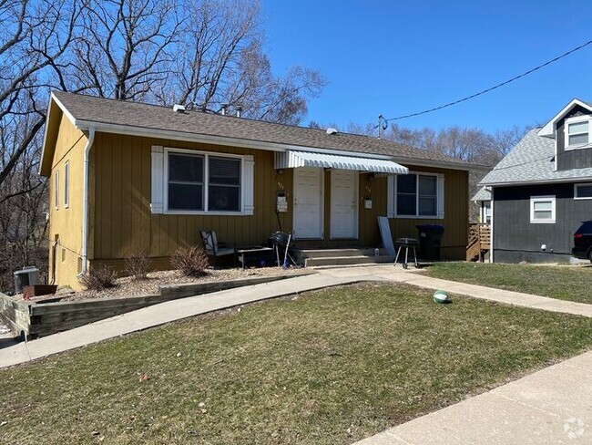 Building Photo - $1,395 | 3 Bedroom, 1 Bathroom Duplex | Pe... Rental