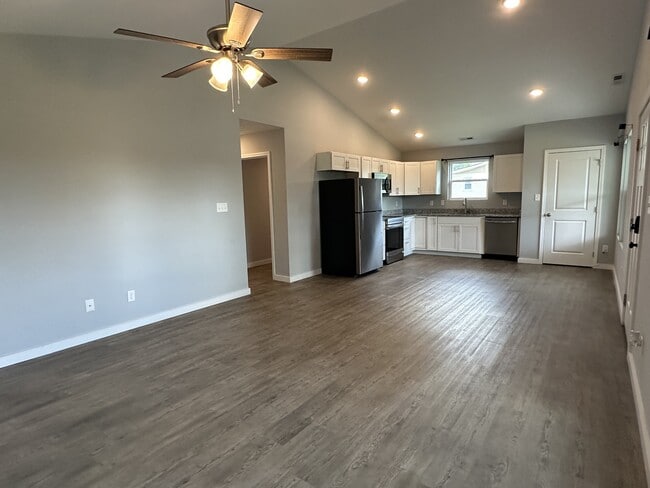 Photo - 3615 Lyle Ave