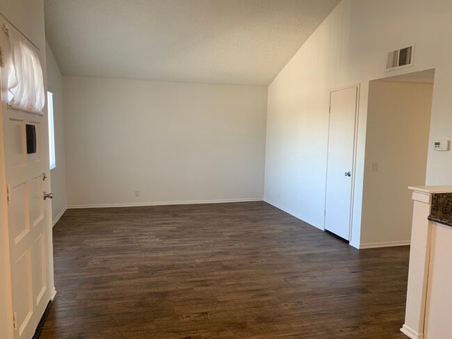 Photo - Longwood Apartments