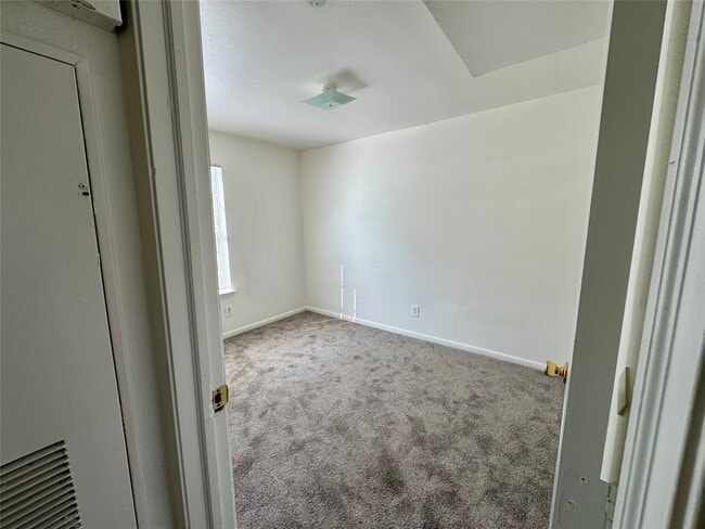 Building Photo - 5201 Market St Unit 602
