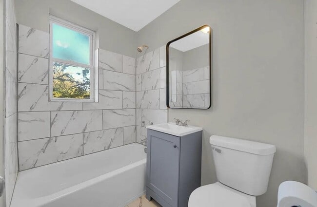 Photo - 1319 Marshall St