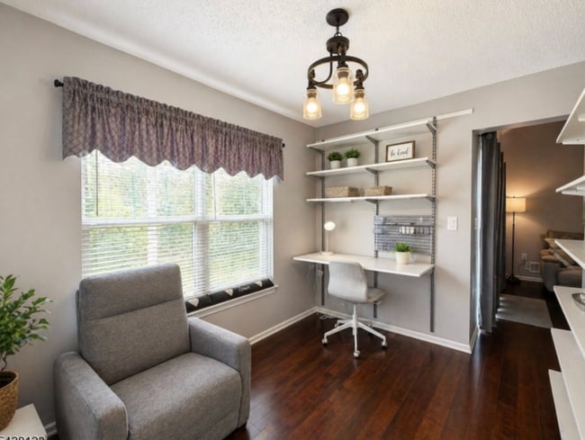 Photo - 605 Magnolia Ln