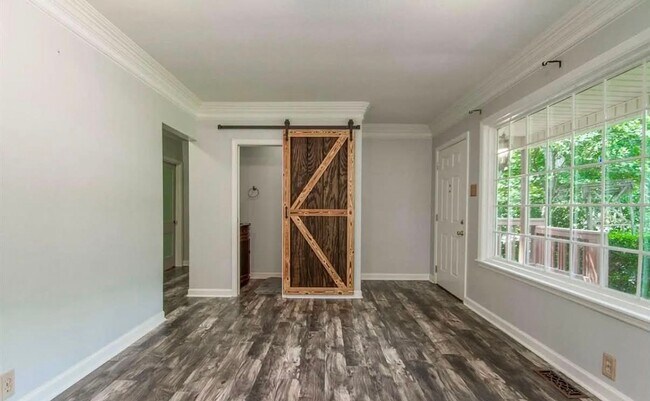 Photo - 6613 Westover-