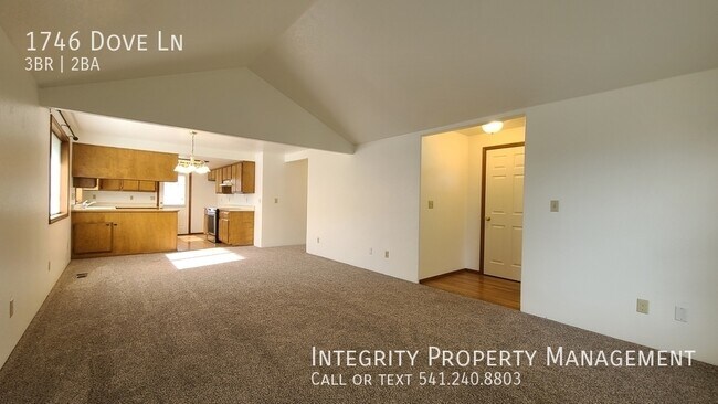 Photo - 1746 Dove Ln