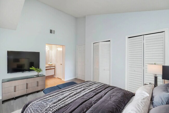 Photo - 374 Cocoa Ct