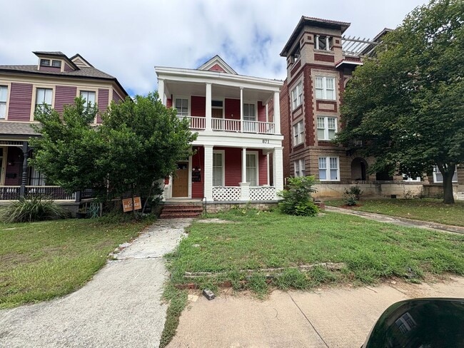 Building Photo - 871 Mulberry St Unit Apartment D