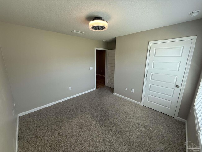 Photo - 4041 Whitetail Ln