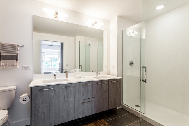 Photo - 1590 Elmwood Ave Unidad 1109