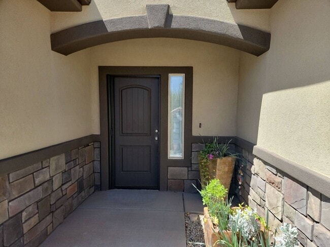 Photo - 3 Bedroom Home Near Gubler Park With Community Pool