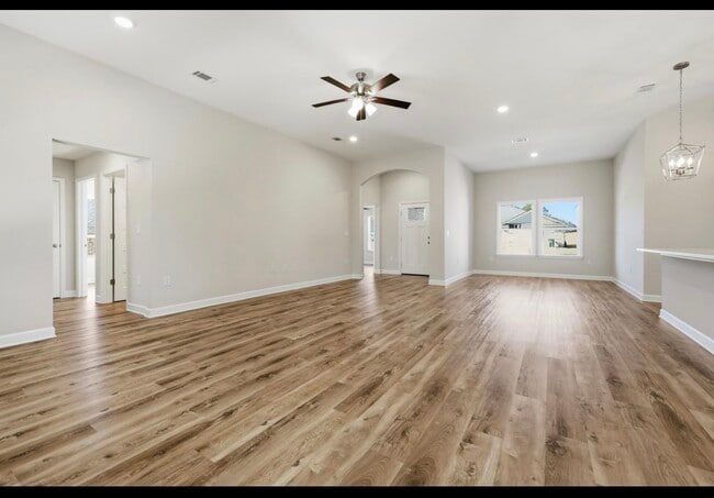 Building Photo - 1340 Hornbeam Dr