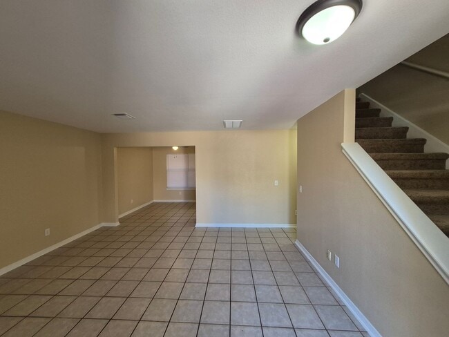 Photo - 5907 Deer Lake Dr