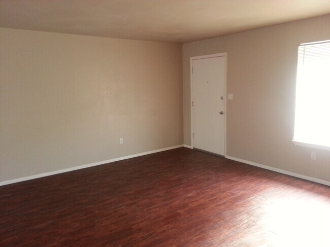 Photo - 1113 Primrose Ave Unidad 10