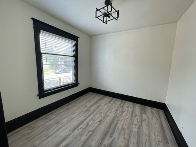 Photo - 633 W Chambers St Unit 633A W Chambers St (upper)