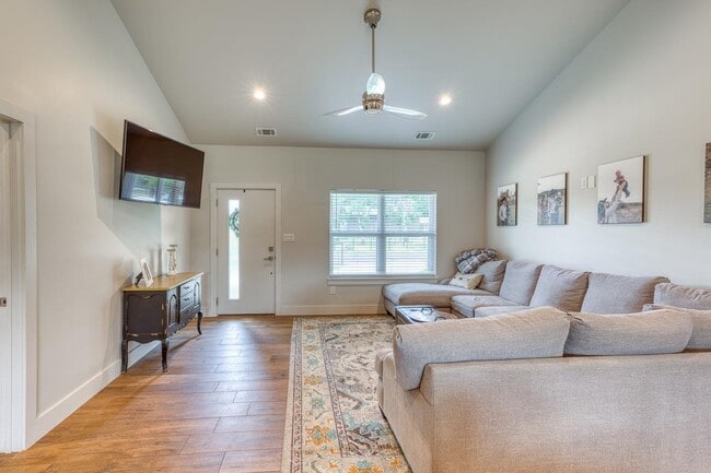 Photo - 1304 Prairie Creek Dr