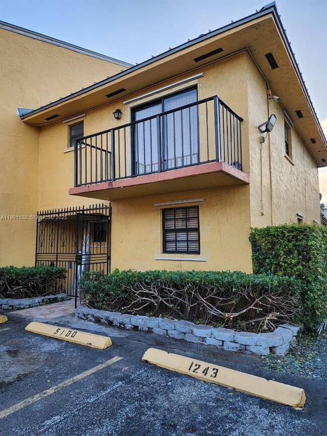 Photo - 5100 W 12th Ln