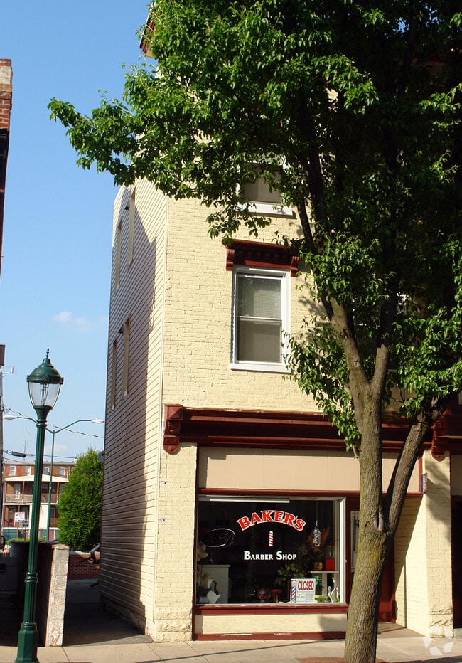 38-44 E Washington St