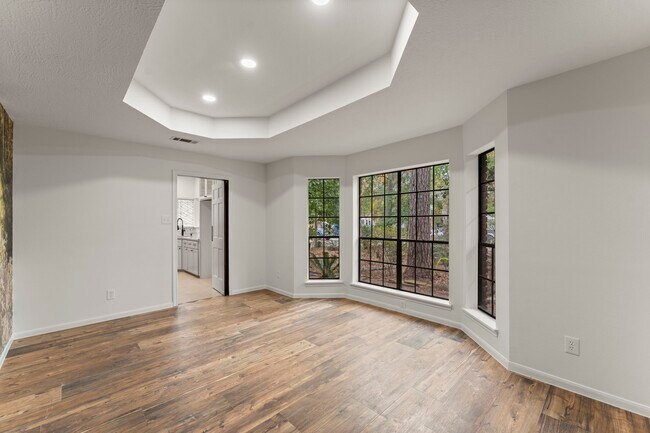 Photo - 6 Thornhedge Ct