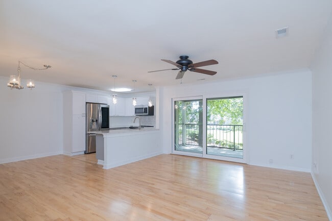 Photo - 1869 Montclair Dr